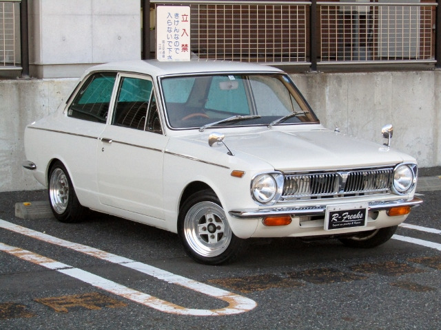 80年代 ビンテージ トヨタ カローラ デラックス 金メッキ 灰皿 旧車 当時物 80年代 ビンテージ トヨタ カローラ デラックス 金メッキ 灰皿